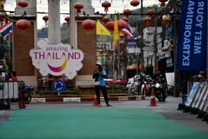 BIB: 201
                            <button type="button" onclick="openModal(21897534)" class="btn btn-primary btn-sm float-right btn-popup" data-toggle="modal" data-target=".modal-high-quality">
                        <i class="fas fa-shopping-cart"></i> Add to Cart
                    </button>
                                            <button type="button" onclick="isThisMe(21897534, true)" class="btn btn-success btn-sm float-right btn-popup btn-isme hidden" data-toggle="tooltip" data-placement="bottom" title="นี่คือรูปของคุณใช่ไหม คลิกที่นี่เพื่อเอาเข้าอัลบั้ม">
                        <i class="fas fa-plus"></i> Add to album
                    </button>
                    <button type="button" onclick="isThisMe(21897534, false)" class="btn btn-warning btn-sm float-right btn-popup btn-isnotme hidden">
                        <i class="fas fa-ban"></i> Remove from album
                    </button>